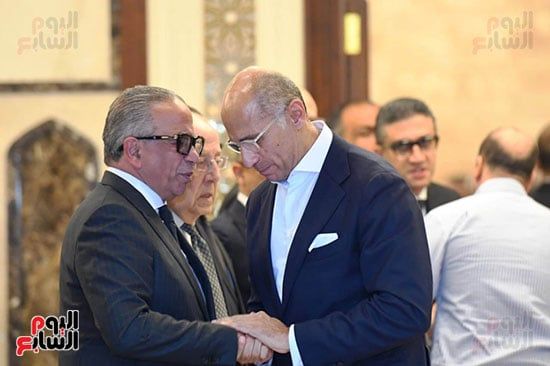 عمرو الجنايني يتلقي واجب العزاء (2) عمرو الجنايني يتلقي واجب العزاء (2)