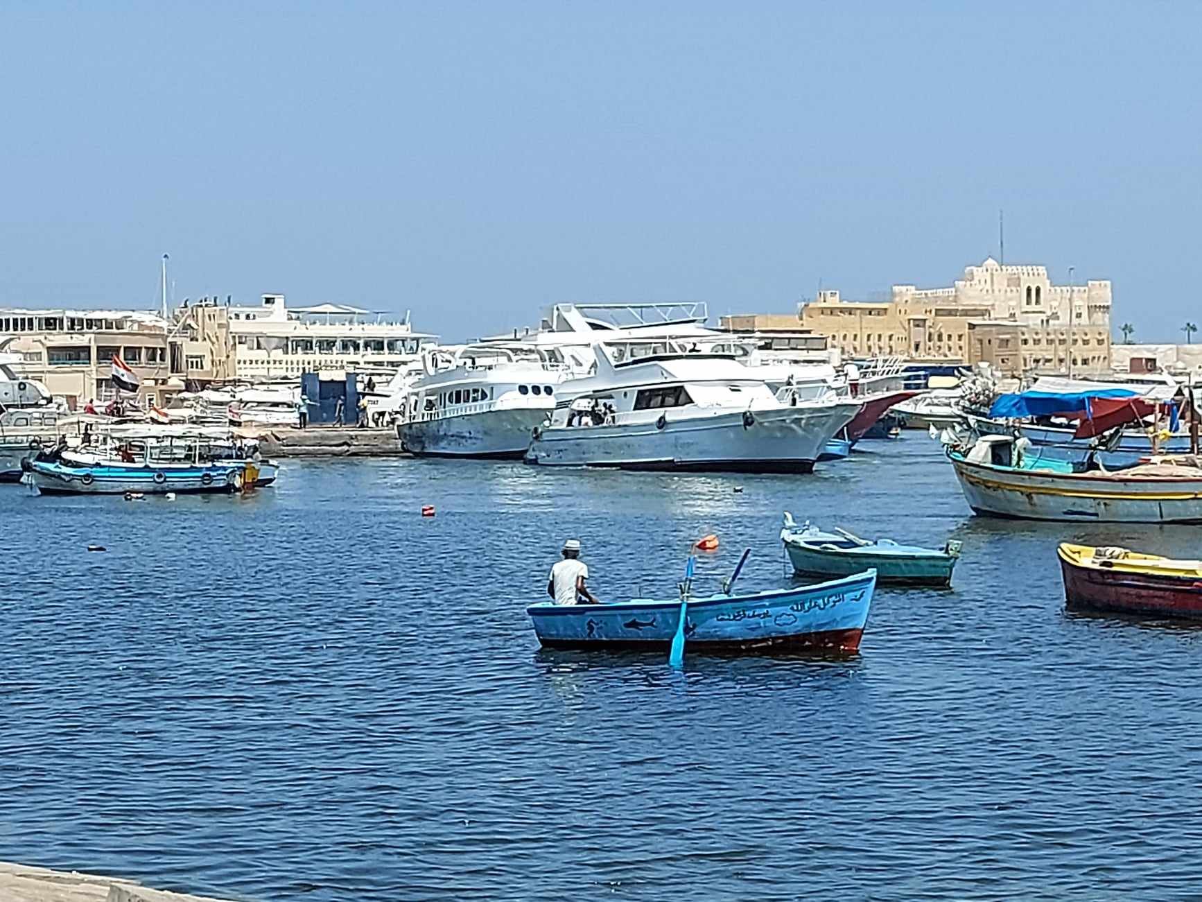 فسحة بحرية بأسعار تناسب الجميع فسحة بحرية بأسعار تناسب الجميع