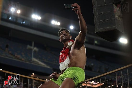 محمد صبحى حارس الزمالك يحتفل بالفوز على بيراميدز محمد صبحى حارس الزمالك يحتفل بالفوز على بيراميدز
