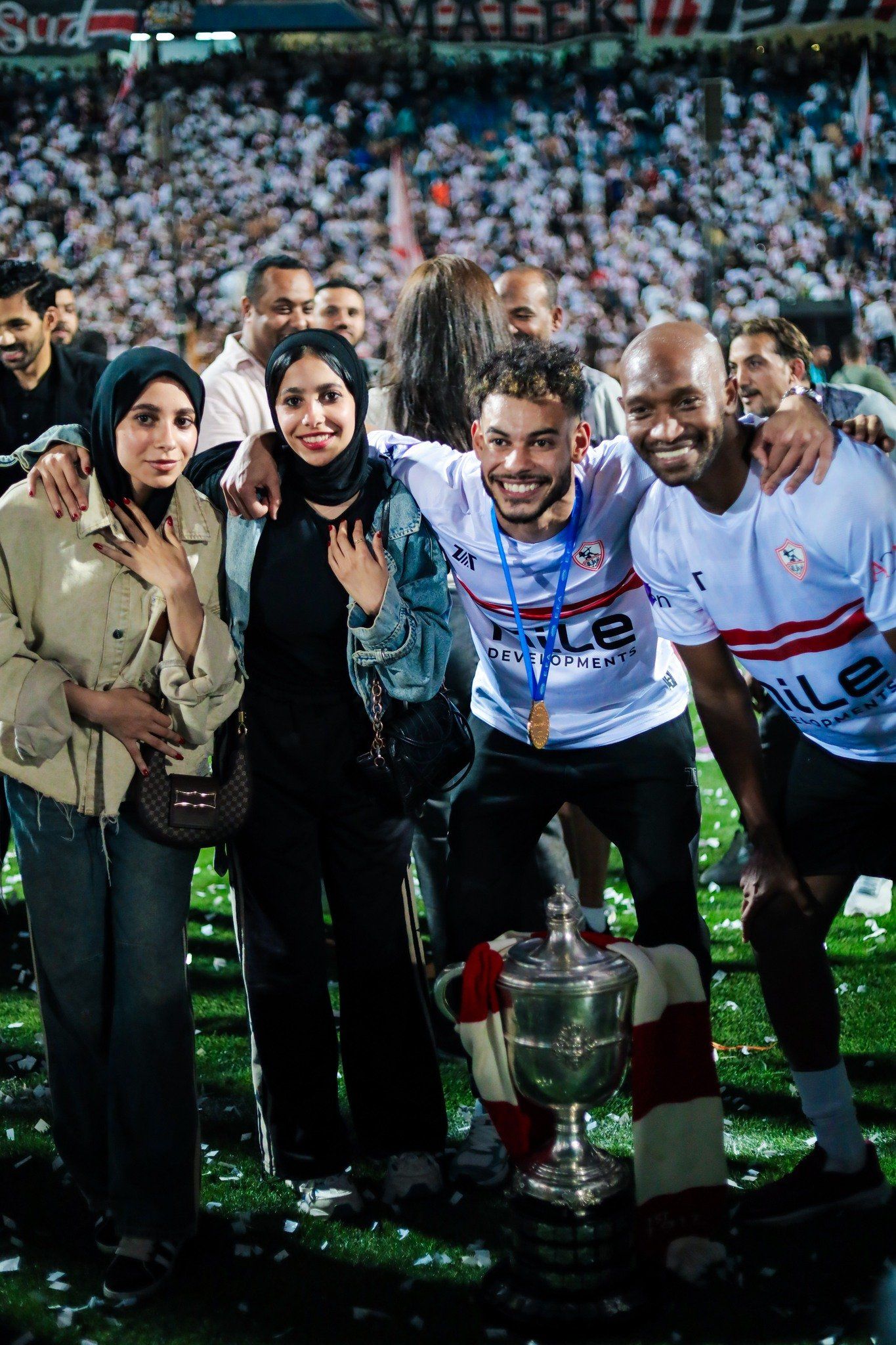 عائلة دونجا عائلة دونجا