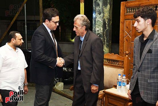 وزير الثقافة يقدم واجب العزاء