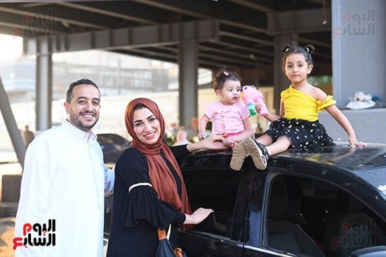 حضور العائلات صلاة العيد فى حدائق القبة حضور العائلات صلاة العيد فى حدائق القبة