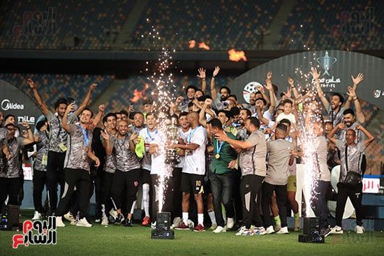 الزمالك يحتفل بالكأس ال29 (4) الزمالك يحتفل بالكأس ال29 (4)
