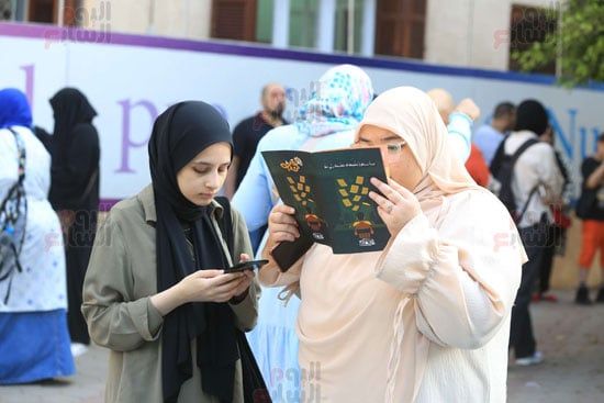 طلاب الثانوية العامة يستعدون لأداء امتحان اللغة العربية