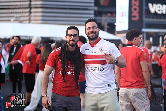 الزمالكاوي مع أخوه الأهلاوي جاهزون للتشجيع الزمالكاوي مع أخوه الأهلاوي جاهزون للتشجيع