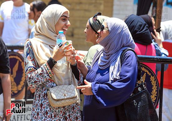 فرحة وابتسامة لسهولة اللغة العربية