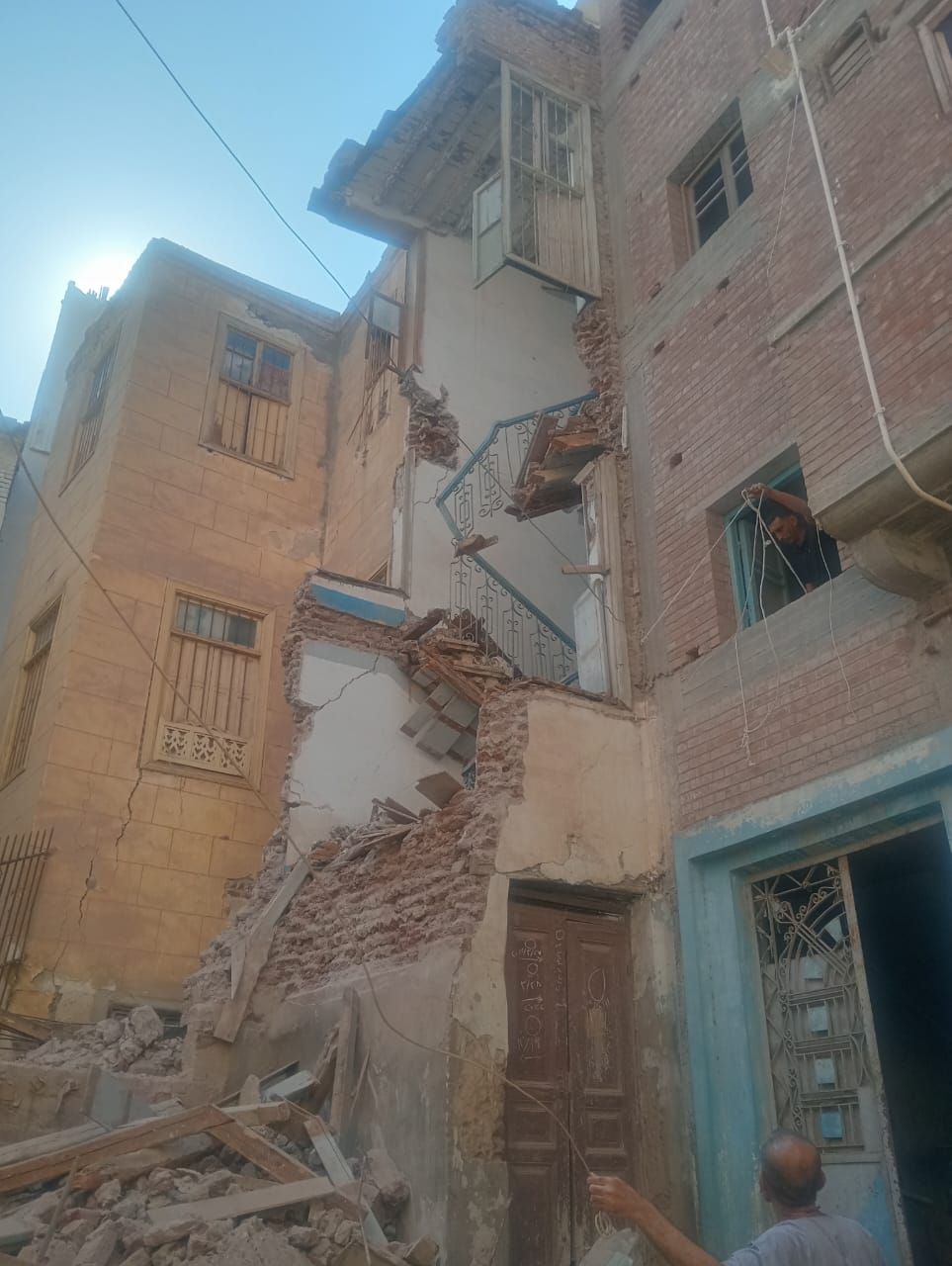 انهيار جزء من مبنى بمدينة فوه ولا توجد خسلائر في الأرواح انهيار جزء من مبنى بمدينة فوه ولا توجد خسلائر في الأرواح