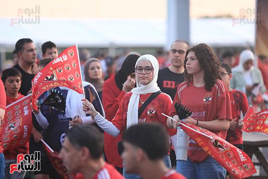توافد الجمهور علي ملعب ميت لايف توافد الجمهور علي ملعب ميت لايف