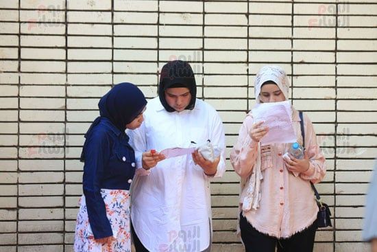 مراجعة طلاب الثانوية العامة مادة اللغة العربية قبل بدء الامتحان