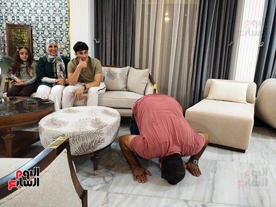 الطالب-أبو-زيد-أحمد-مع-أسرته-(4) الطالب-أبو-زيد-أحمد-مع-أسرته-(4)