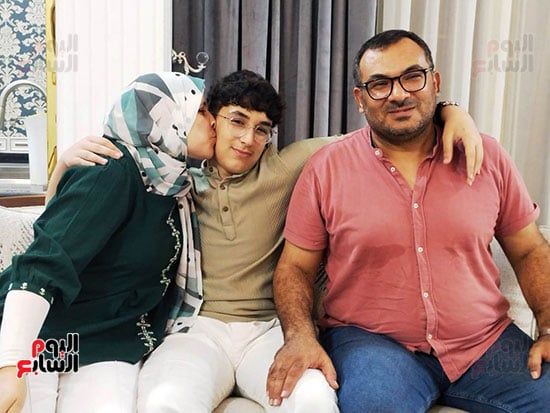 الطالب-أبو-زيد-أحمد-مع-أسرته-(5) الطالب-أبو-زيد-أحمد-مع-أسرته-(5)