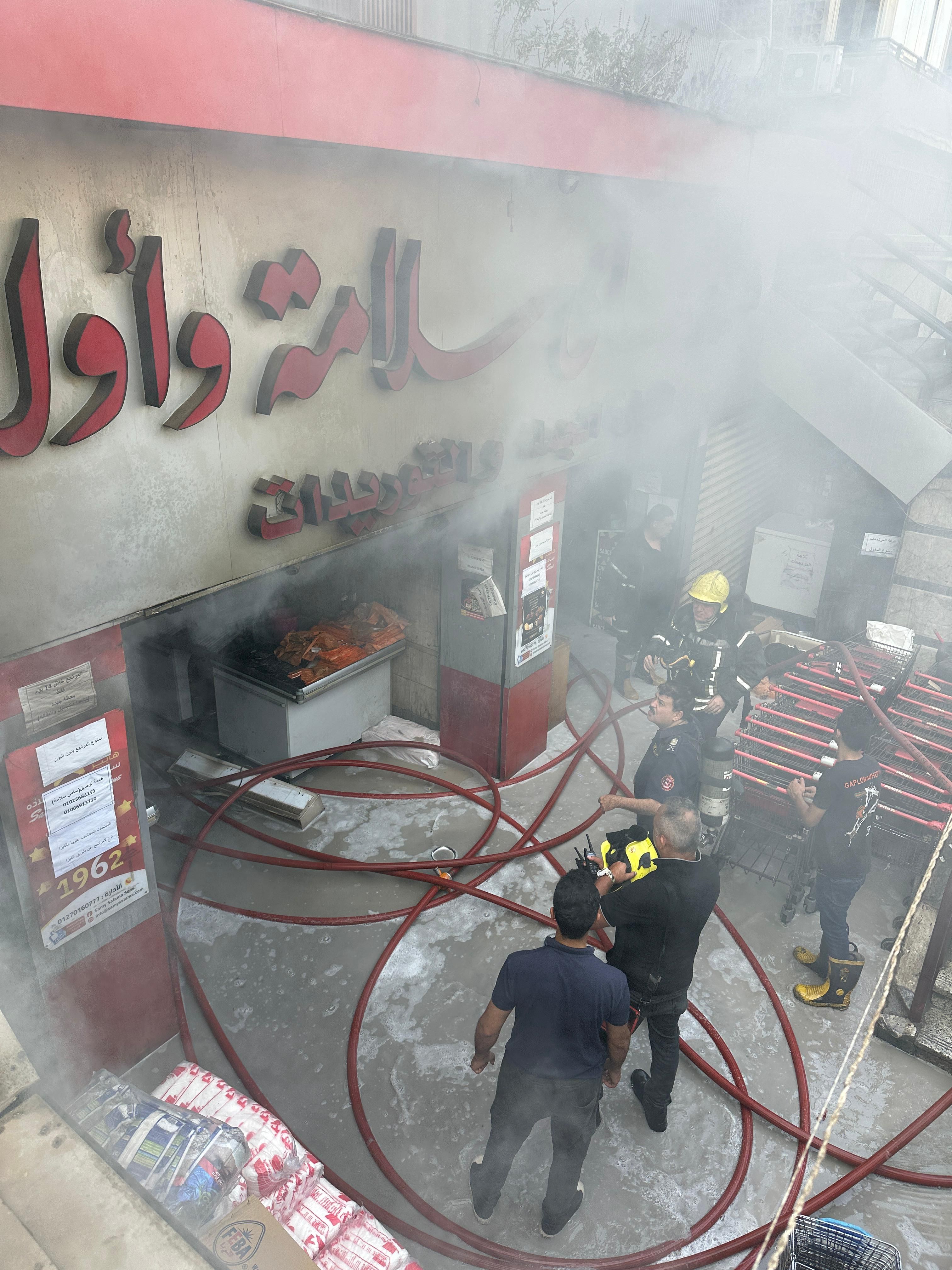 حريق المطعم فى النزهة حريق المطعم فى النزهة