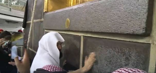 السديس يوجه بتطييب فريق إعلامي ورجال الأمن بأجود العود: يستاهلون