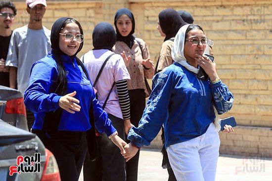 سهولة التاريخ على وجوه طلبة الثانوية سهولة التاريخ على وجوه طلبة الثانوية