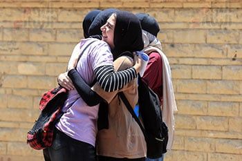 بالاحضان والقبلات بعد امتحان التاريخ بالاحضان والقبلات بعد امتحان التاريخ