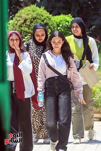 خروج الطالبات خروج الطالبات