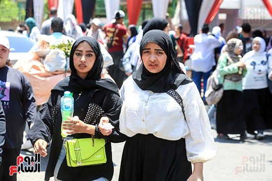 طالبات الثانوية العامة طالبات الثانوية العامة