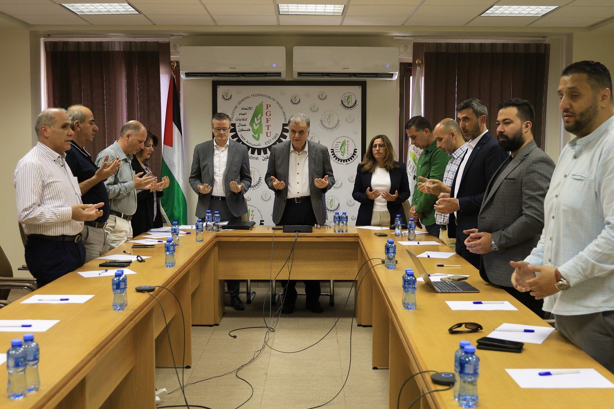 جانب من اجتماع منظمة العمل الدولية مع اتحاد نقابات عمال فلسطين جانب من اجتماع منظمة العمل الدولية مع اتحاد نقابات عمال فلسطين