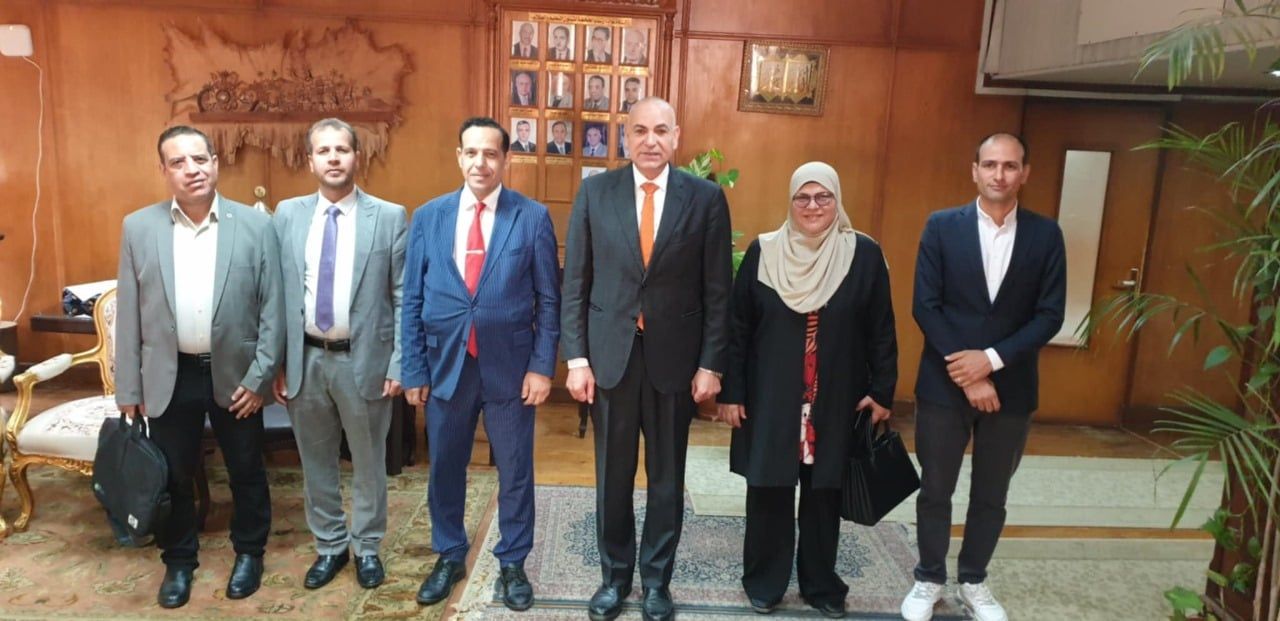الدكتور محمد ثروت مع نائب رئيس جامعة المنوفية الدكتور محمد ثروت مع نائب رئيس جامعة المنوفية