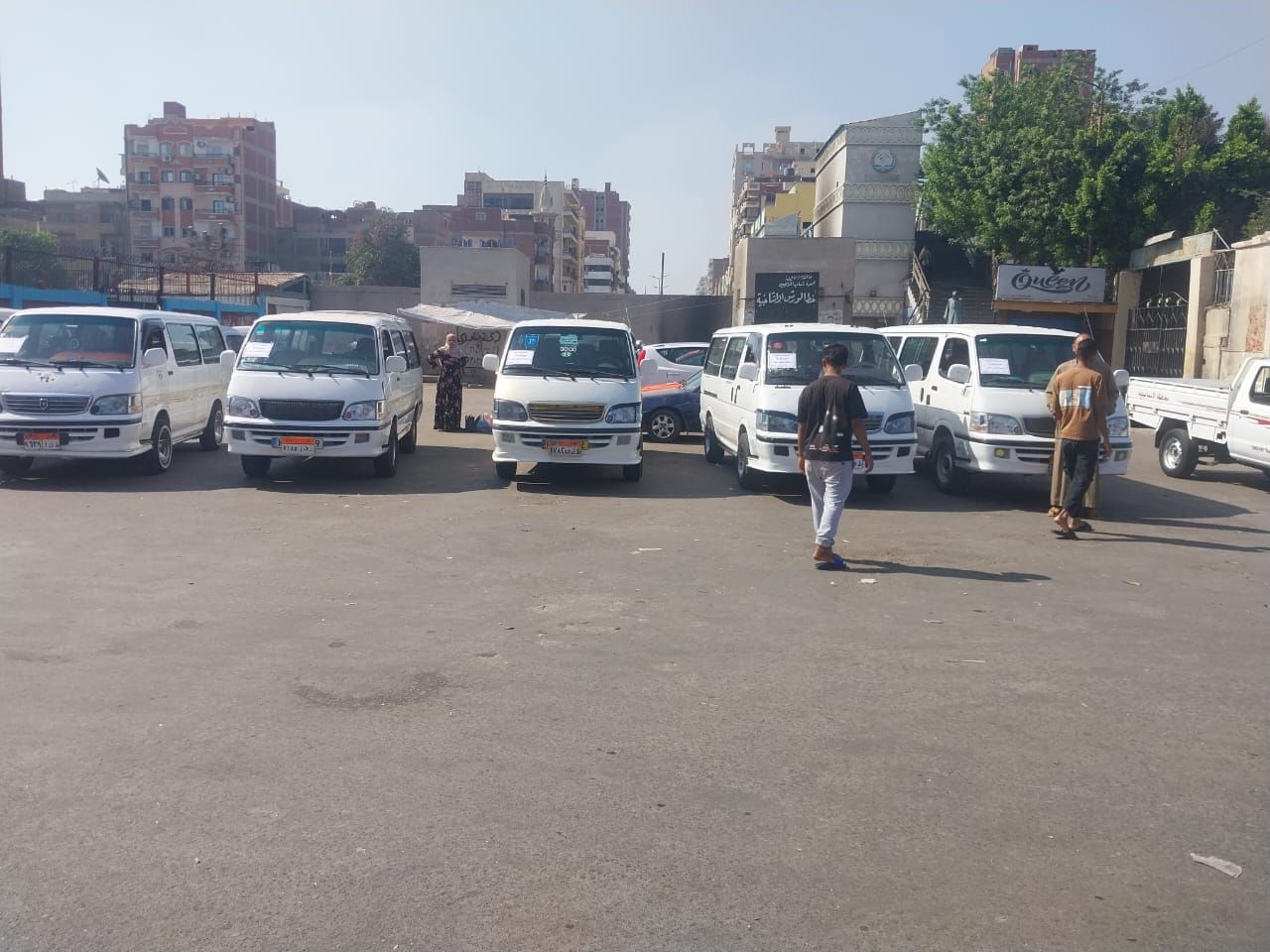 باصات مجانية لنقل المواطنين للسوق باصات مجانية لنقل المواطنين للسوق