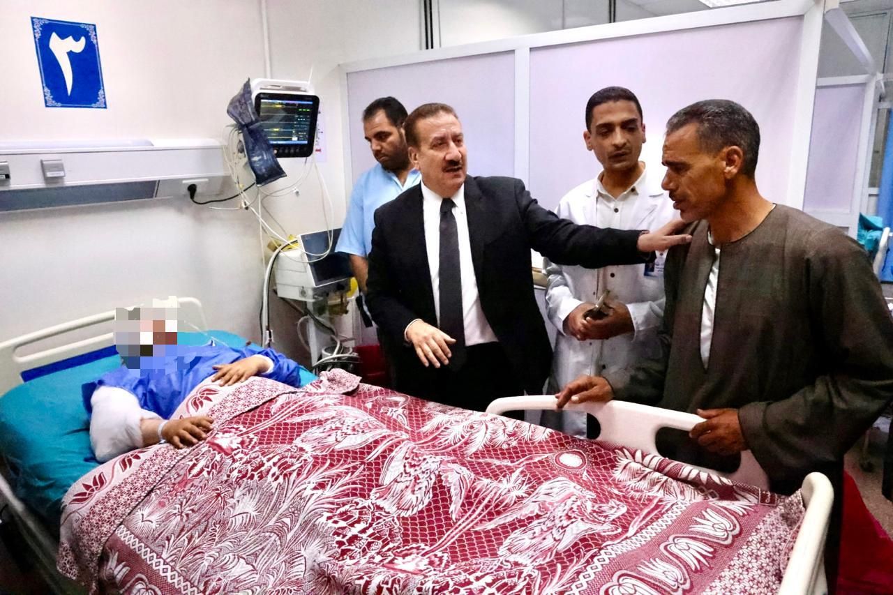 جانب من زيارة المحافظ جانب من زيارة المحافظ