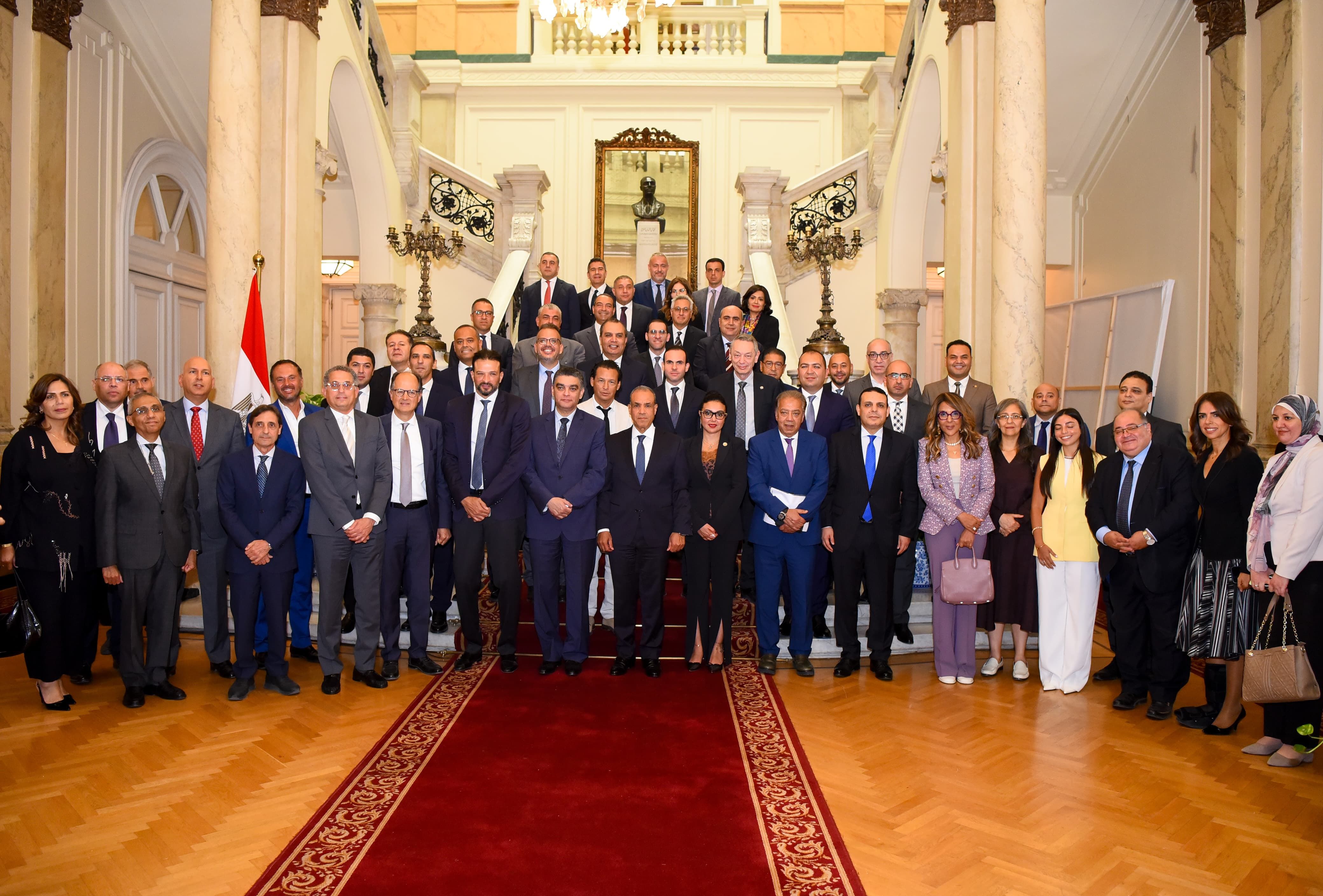 بدر عبد العاطى مع الحضور بدر عبد العاطى مع الحضور