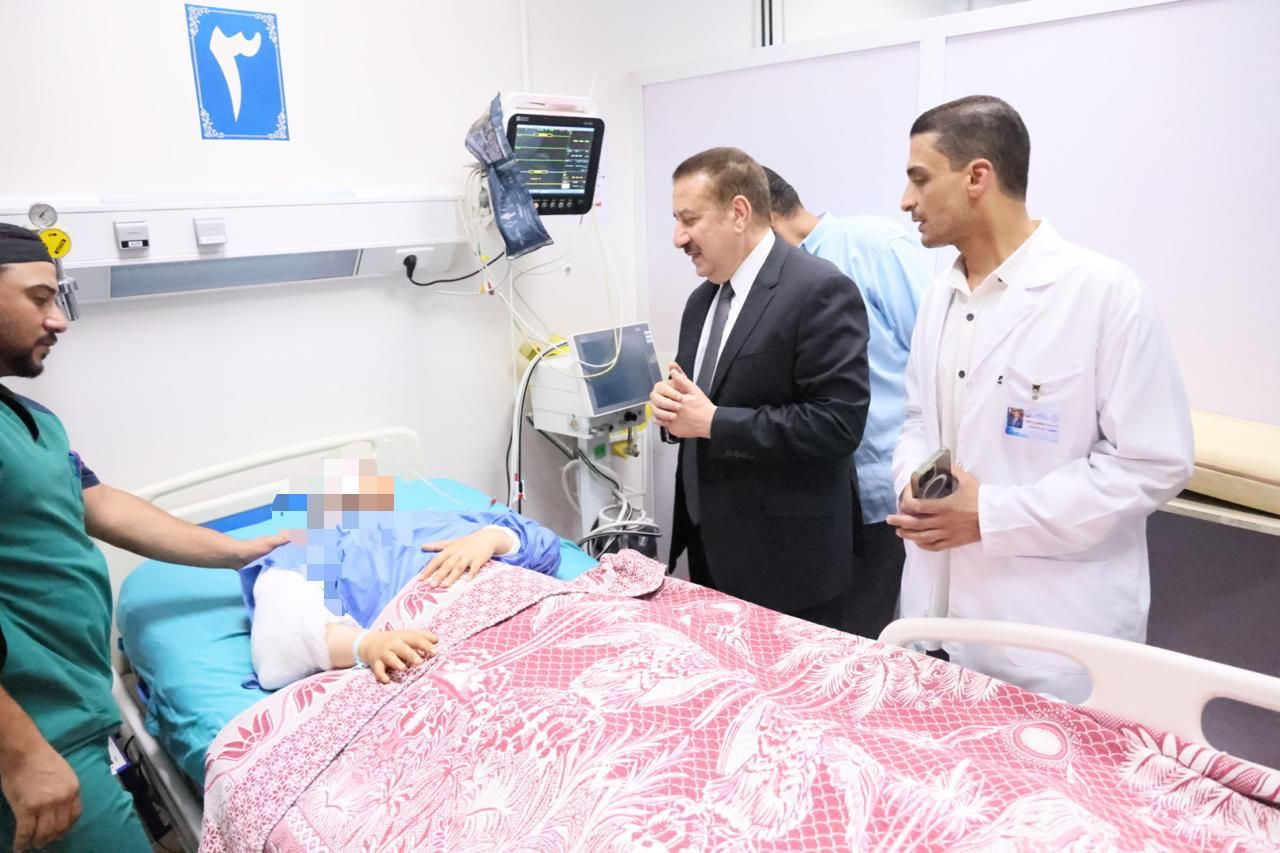 جانب من زيارة المحافظ جانب من زيارة المحافظ