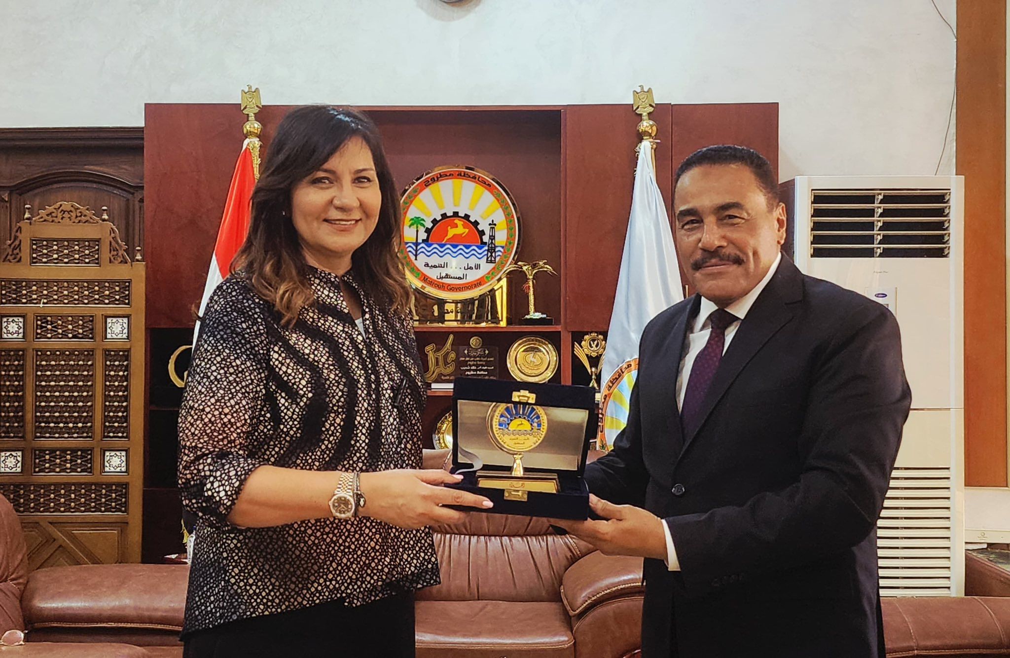 تحالف الوطني يطلق القافلة الرابعة من قوافل إيد واحدة في مطروح (15) تحالف الوطني يطلق القافلة الرابعة من قوافل إيد واحدة في مطروح (15)