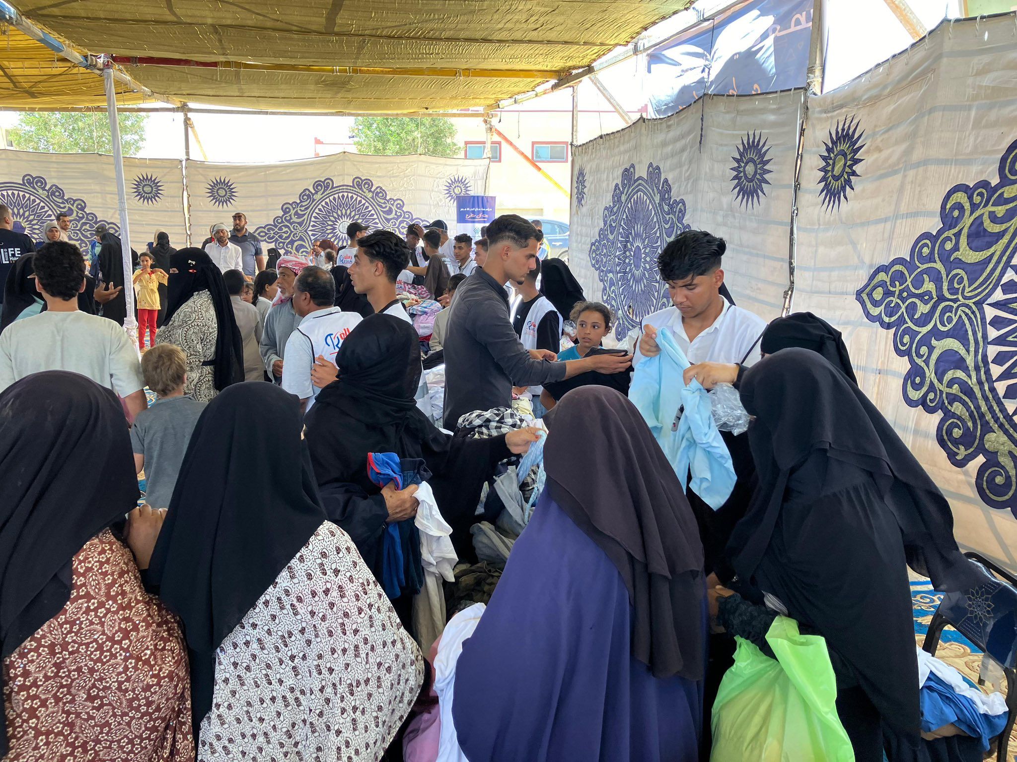 تحالف الوطني يطلق القافلة الرابعة من قوافل إيد واحدة في مطروح (12) تحالف الوطني يطلق القافلة الرابعة من قوافل إيد واحدة في مطروح (12)