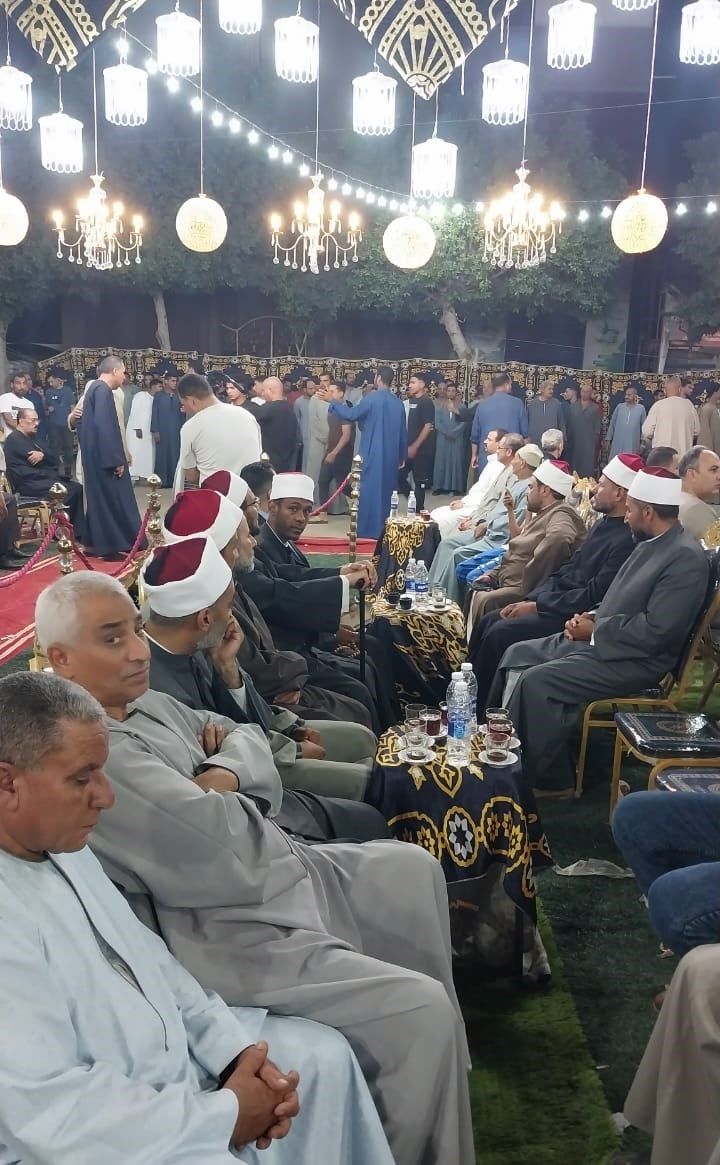 جانب من العزاء جانب من العزاء