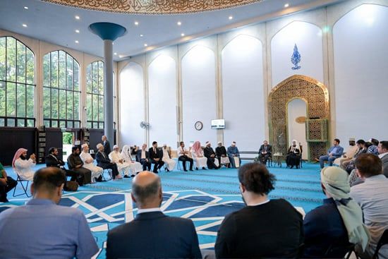 القيادات الإسلامية البريطانية تستقبل الأمين العام لرابطة العالم الإسلامي (1) القيادات الإسلامية البريطانية تستقبل الأمين العام لرابطة العالم الإسلامي (1)