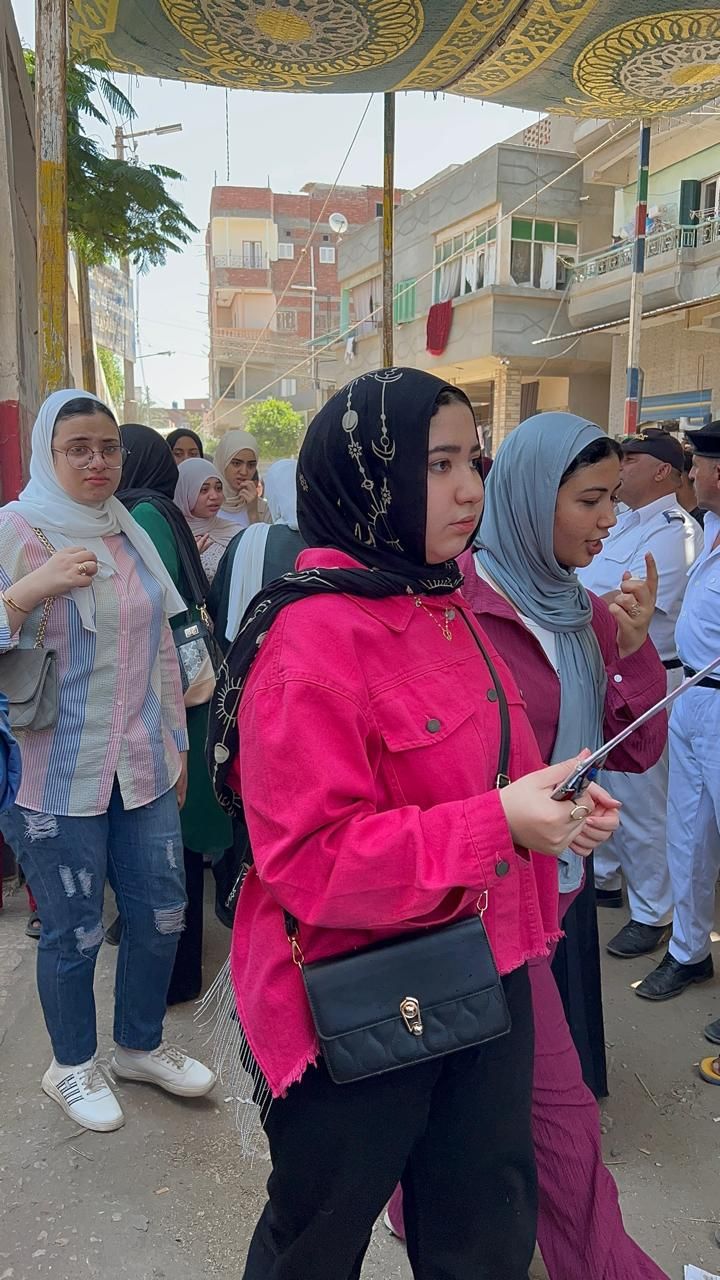 ارتياح طلاب وطالبات الثانوية العامة من اللغة الأجنبية الأولي ارتياح طلاب وطالبات الثانوية العامة من اللغة الأجنبية الأولي
