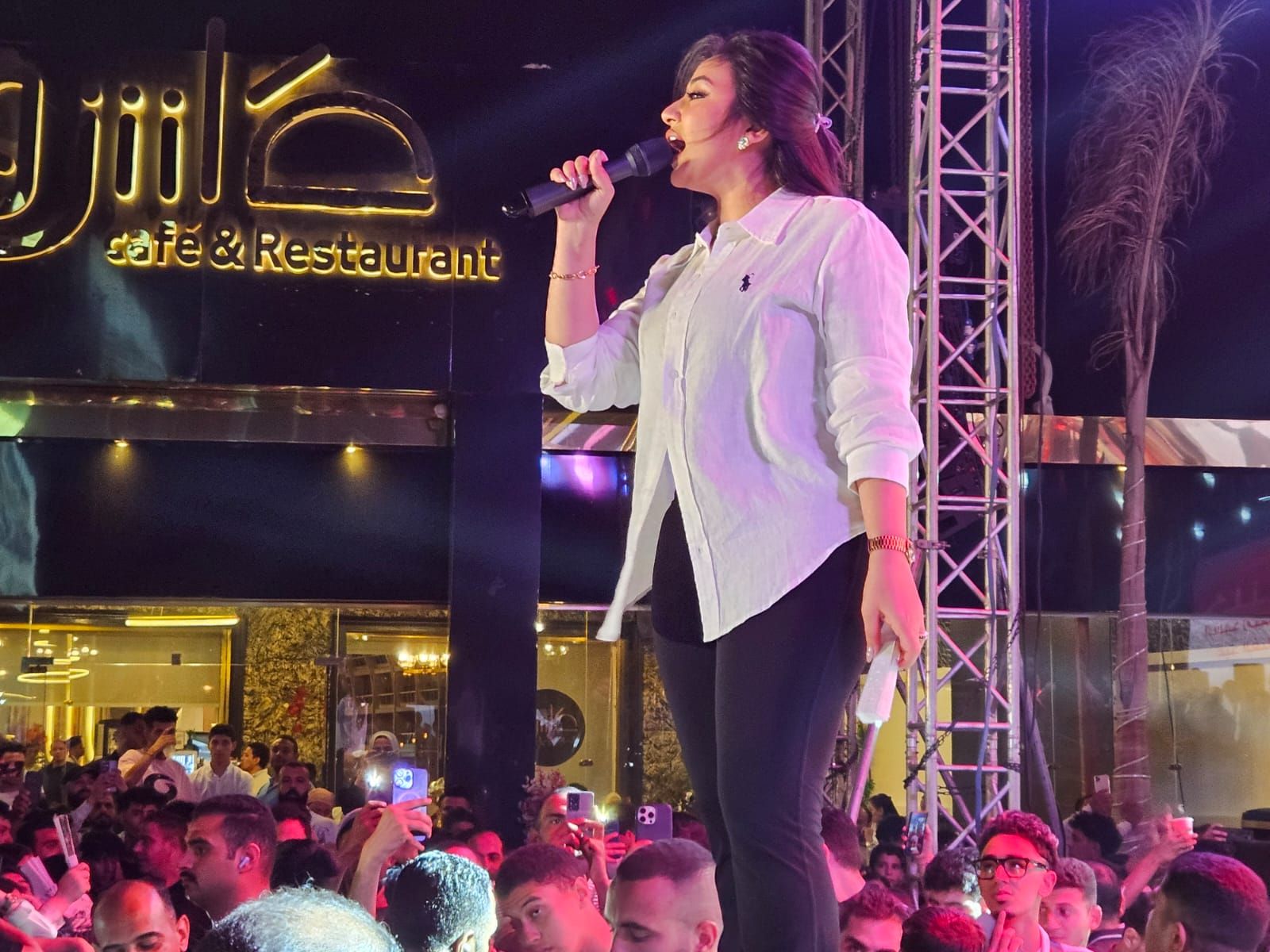 رحمة محسن تتالق في أولي فقرات احتفالية في حب مصر احتفالا بثورة 30 يونيو (3) رحمة محسن تتالق في أولي فقرات احتفالية في حب مصر احتفالا بثورة 30 يونيو (3)