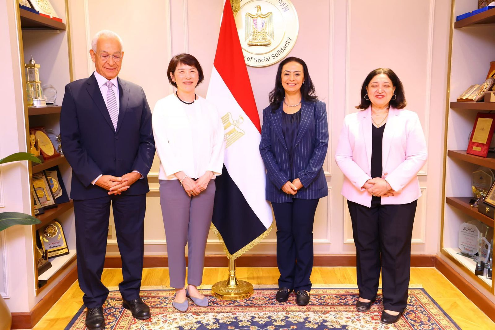 وزيرة التضامن تستقيل نائب رئيس الوكالة اليابانية وزيرة التضامن تستقيل نائب رئيس الوكالة اليابانية