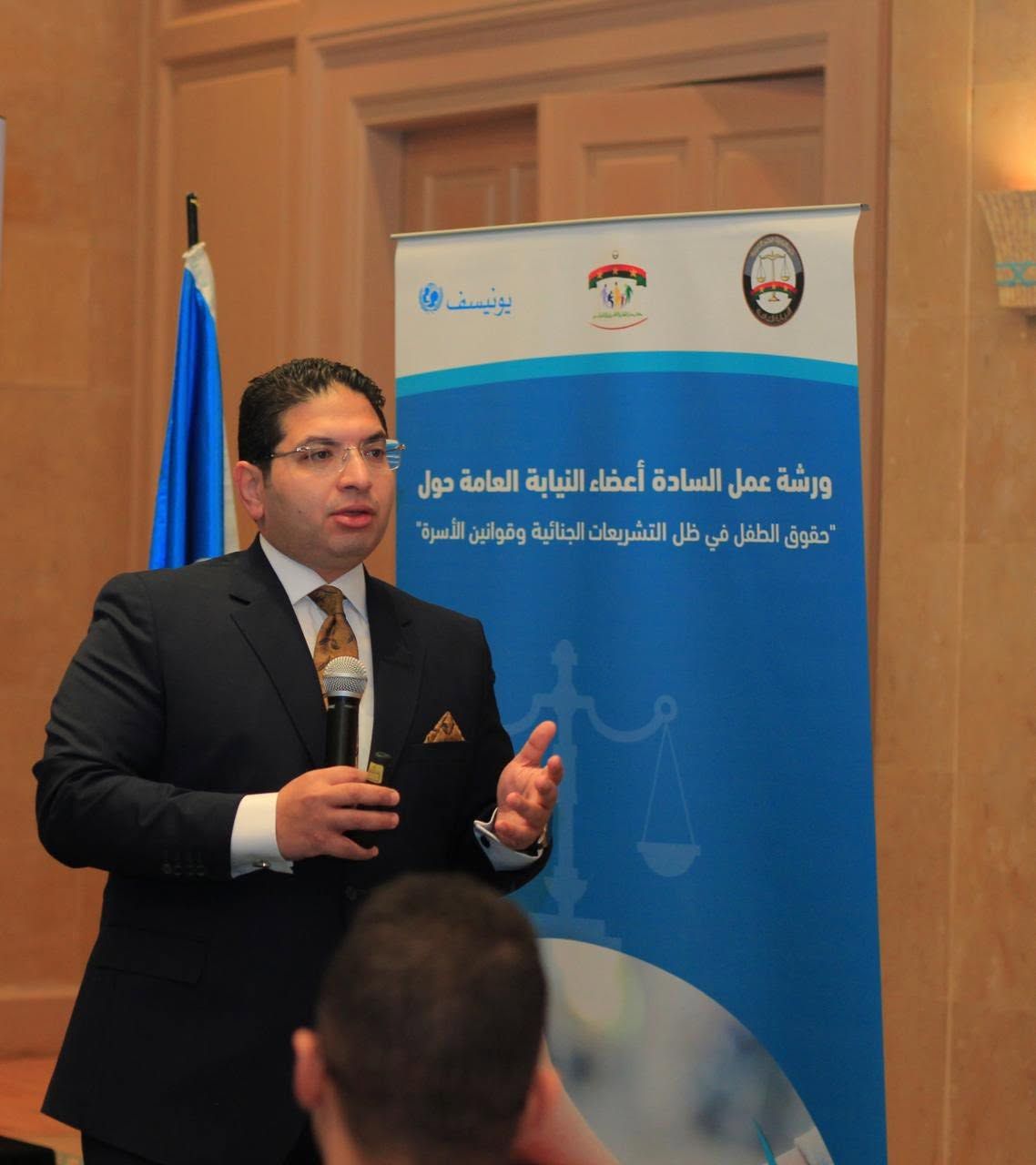 ورشة عمل حول حقوق الطفل في ظل التشريعات الجنائية وقوانين الأسرة (1) ورشة عمل حول حقوق الطفل في ظل التشريعات الجنائية وقوانين الأسرة (1)