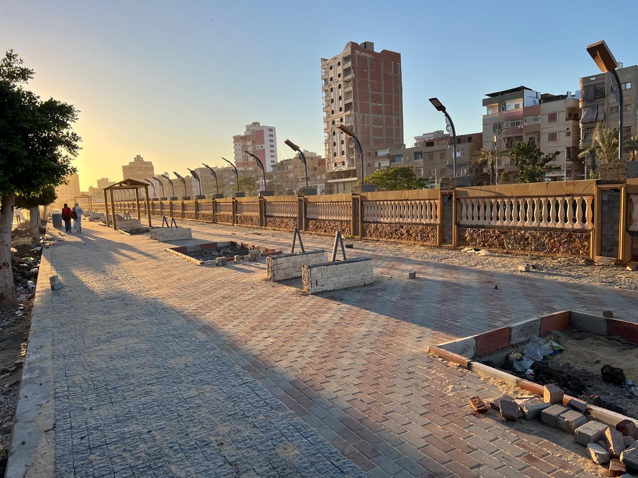 استمرار اعمال المرحلة الثالثه من ممشي دكرنس السياحي استمرار اعمال المرحلة الثالثه من ممشي دكرنس السياحي
