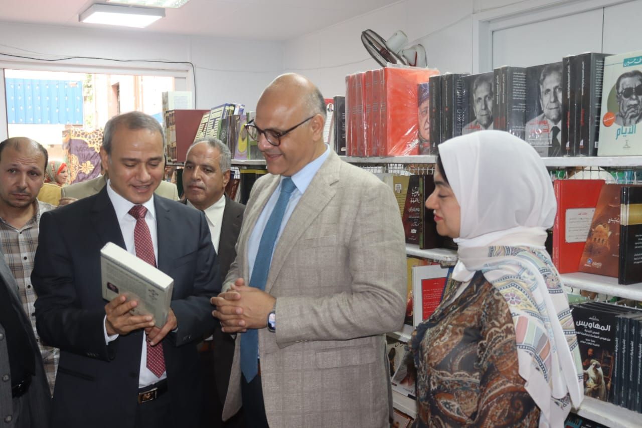 جولة بالمكتبة جولة بالمكتبة