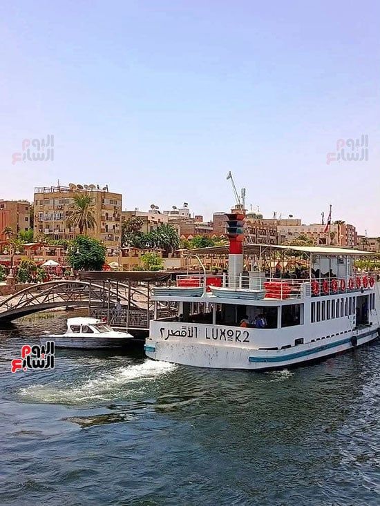 المعدية-الأقصر-2-خلال-الرسو-على-معدية-الأهالى