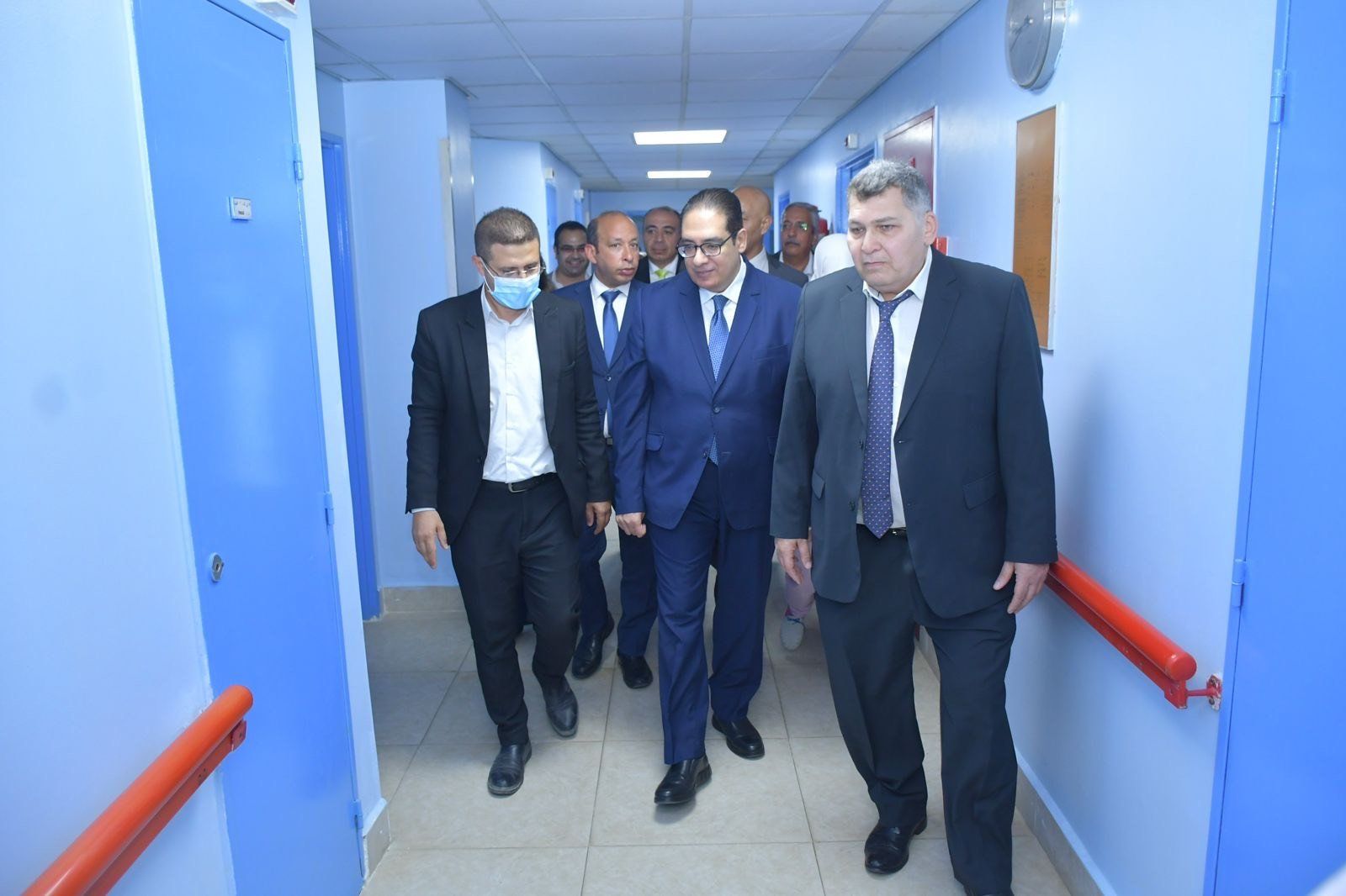 خلال تفقد رئيس جامعة القاهرة مواقع التجديد بمستشفى الفرنساوي خلال تفقد رئيس جامعة القاهرة مواقع التجديد بمستشفى الفرنساوي
