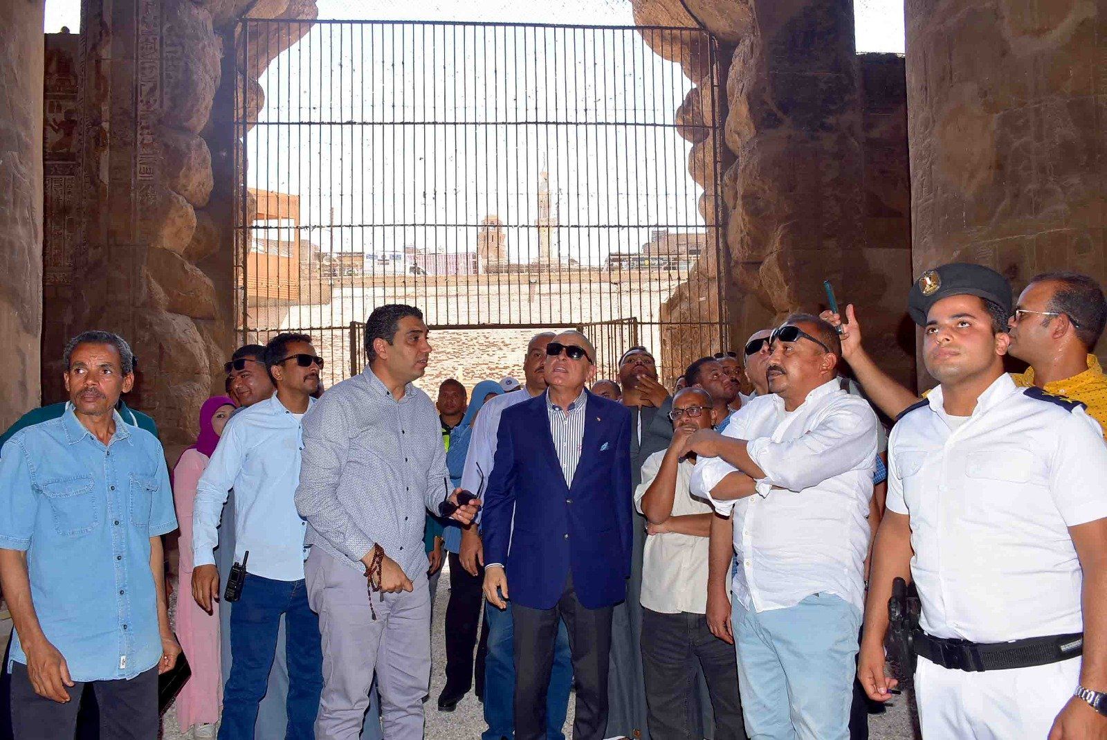 جولات المسئولين على عمليات تطوير معبد خنوم بإسنا