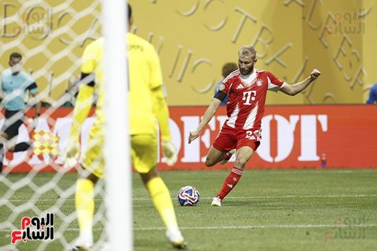 كونراد لايمر خلال المباراة كونراد لايمر خلال المباراة