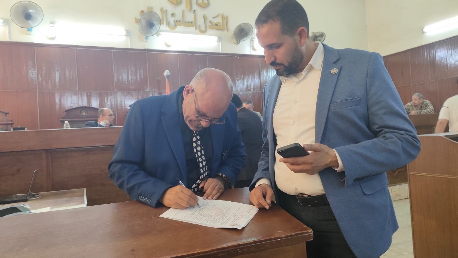 مرشح الشعب الديمقراطى ياقدم بالأوراق مرشح الشعب الديمقراطى ياقدم بالأوراق