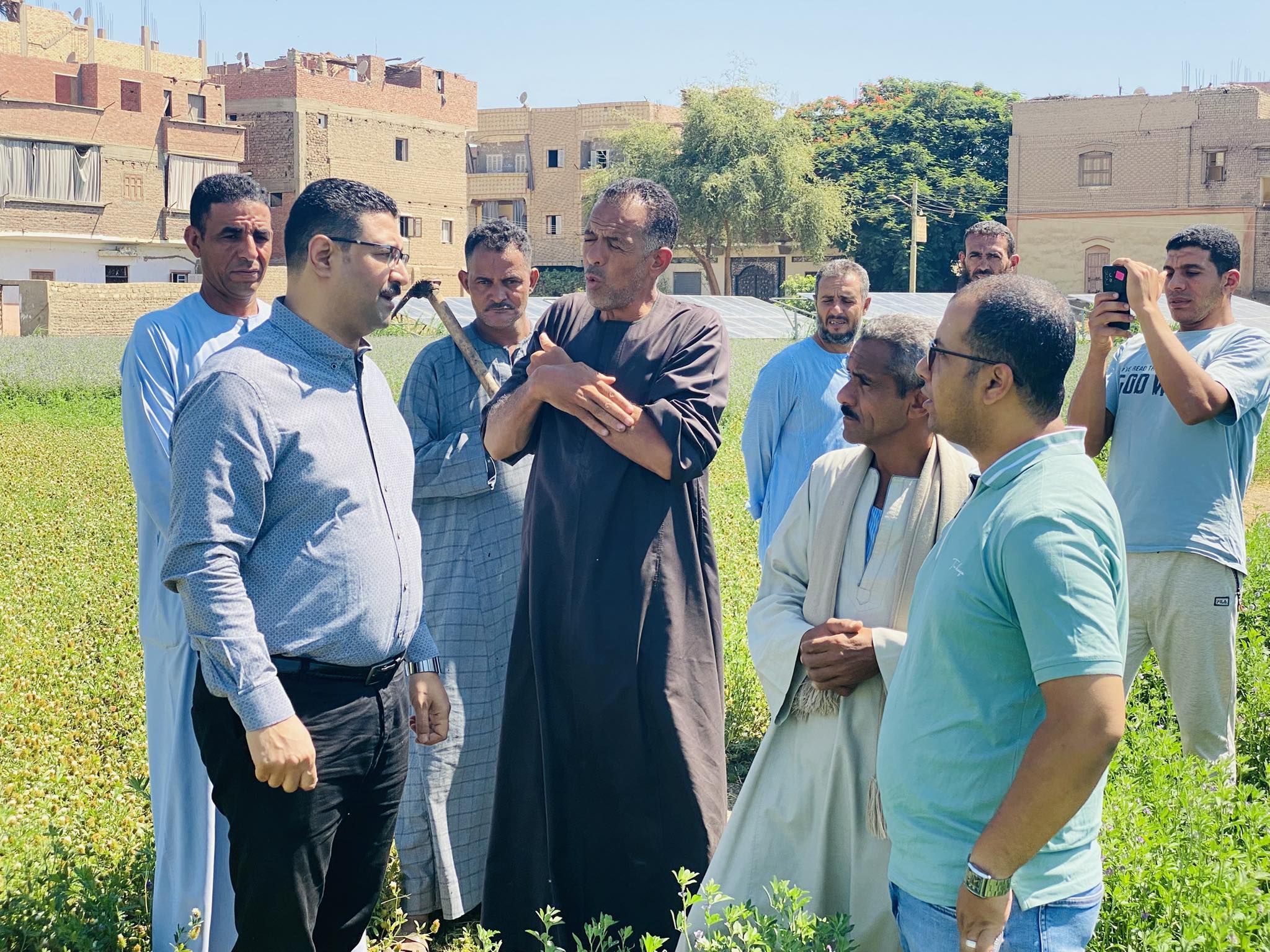 نقاش مع وكيل وزارة الزراعة نقاش مع وكيل وزارة الزراعة