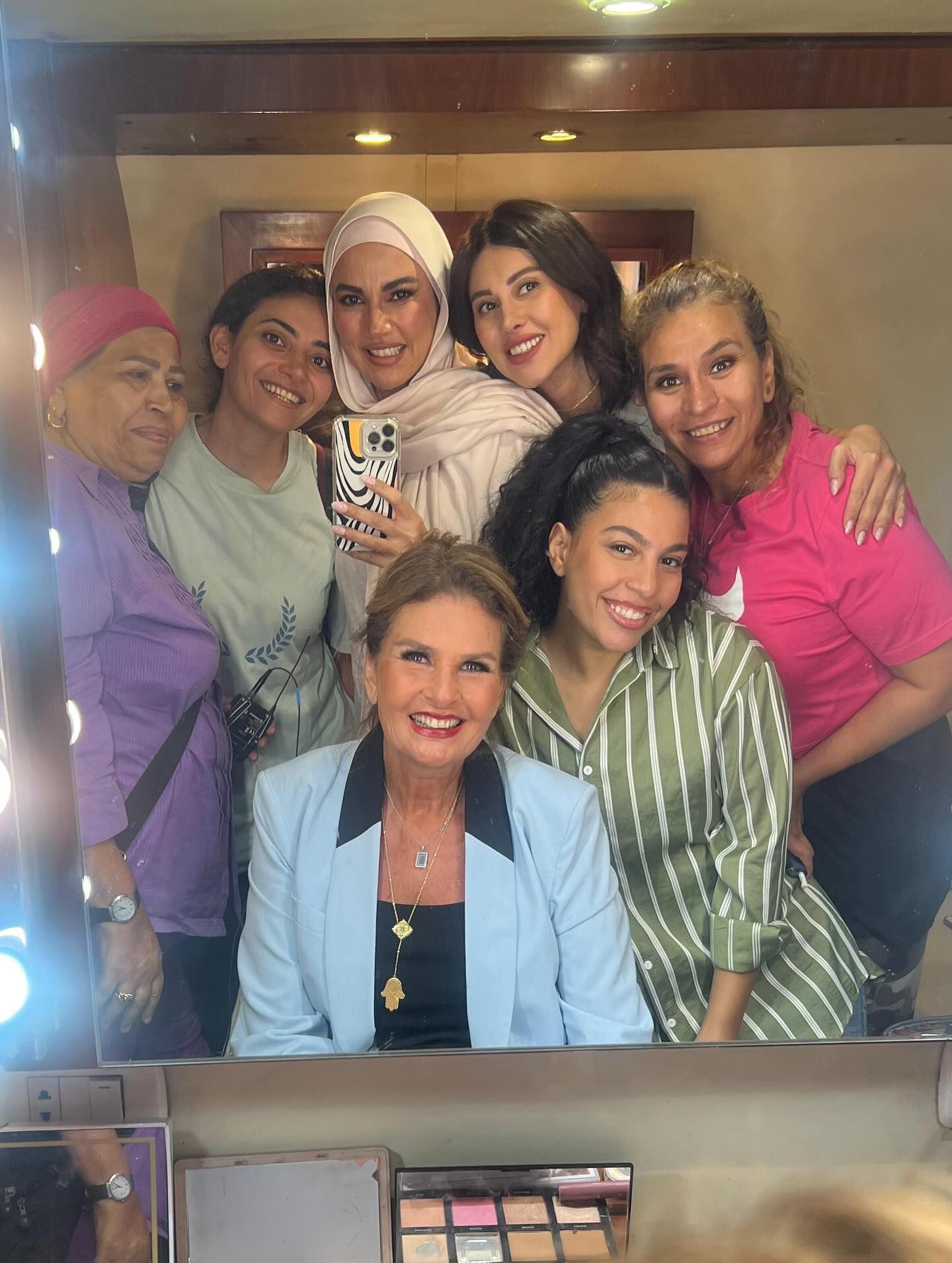 يسرا ودرة وياسمين رئيس ودنيا سامي والمنتجين ندى ورانا السبكي يسرا ودرة وياسمين رئيس ودنيا سامي والمنتجين ندى ورانا السبكي