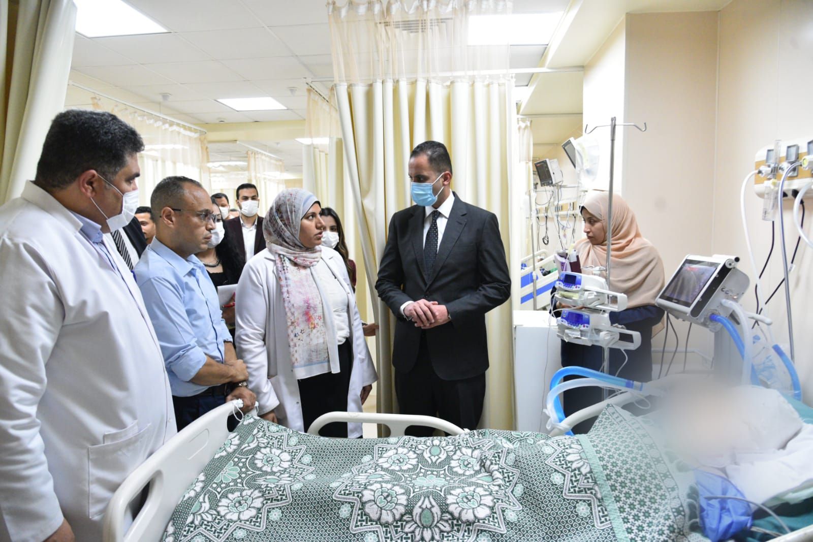 متابعة الحالة الصحية لمصابى حادث الدائري الإقليمي (7) متابعة الحالة الصحية لمصابى حادث الدائري الإقليمي (7)