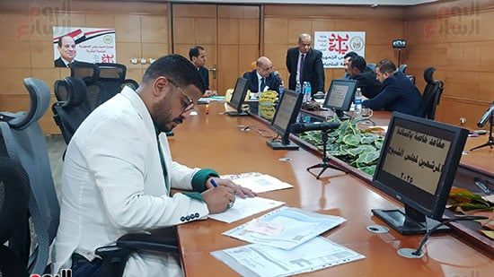 لجنة-تلقى-أوراق-المرشحين-لمجلس-الشيوخ لجنة-تلقى-أوراق-المرشحين-لمجلس-الشيوخ