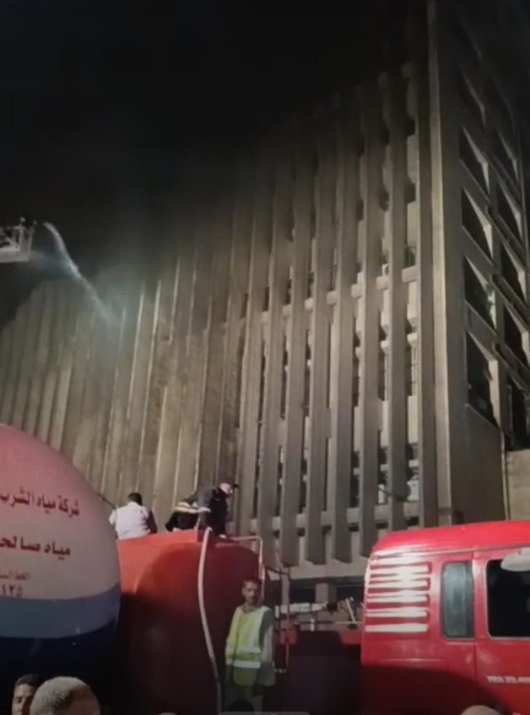الاستعانة بسيارة مياه الاستعانة بسيارة مياه