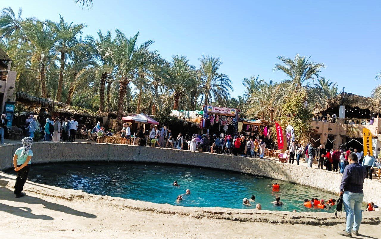 رواج سياحي بواحة سيوة = عين كليوباترا رواج سياحي بواحة سيوة = عين كليوباترا