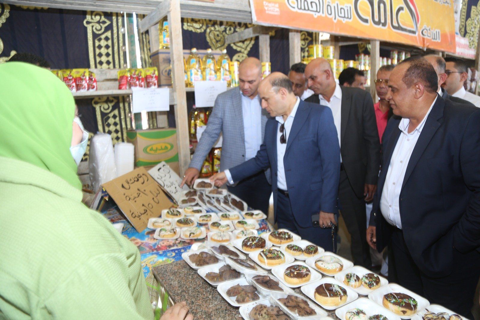 محافظ كفر الشيخ يتفقد قسم المخبوزات محافظ كفر الشيخ يتفقد قسم المخبوزات