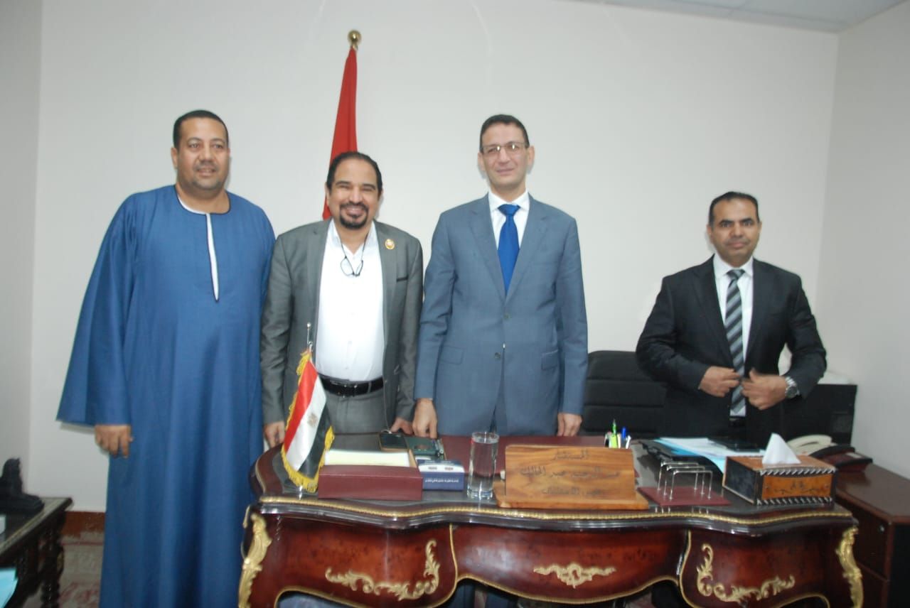 جانب من استقبال المحكمة للمرشحين على مقاعد الشيوخ جانب من استقبال المحكمة للمرشحين على مقاعد الشيوخ